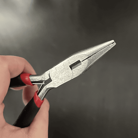 Alicate plano dentado para bisutería, cortante, 12cm