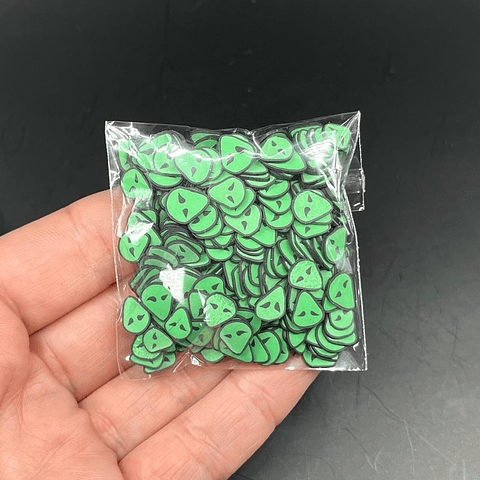 Slices de arcilla polimérica decorativos ALIENS verde, 10g 