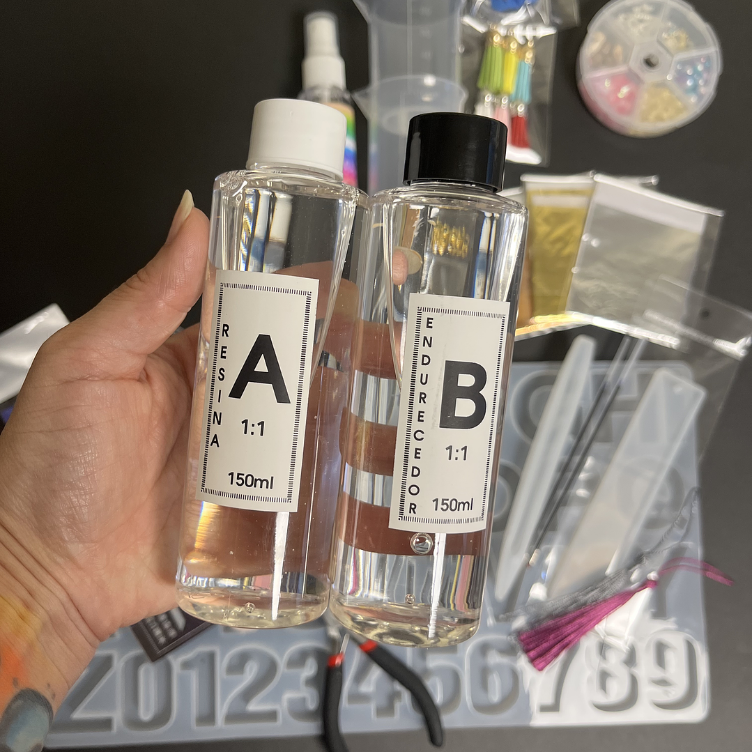 Kit inicial para regalo 100pcs, con resina epóxica de 300ml. Llaveros, marca páginas, lápiz. 2