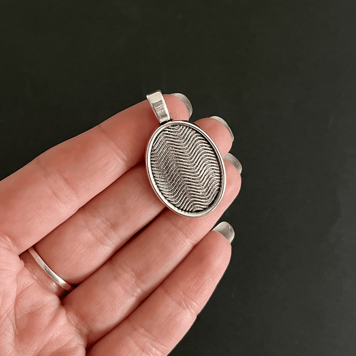 Camafeo #04 colgante OVALADO (1u), color plateado. 2