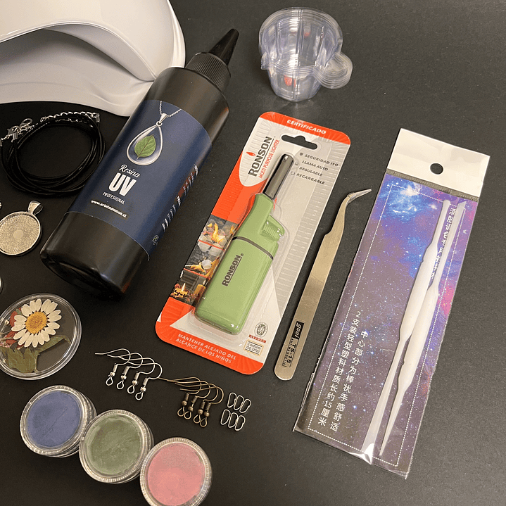 Kit inicial RESINA UV 200g con CAMAFEOS metálicos, flores, etc.. 4