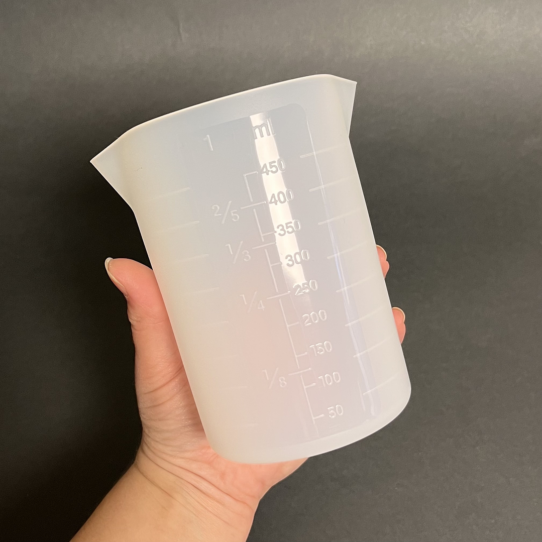 Vaso/taza mezcladora milimetrado de silicona 450ml doble boquilla 3