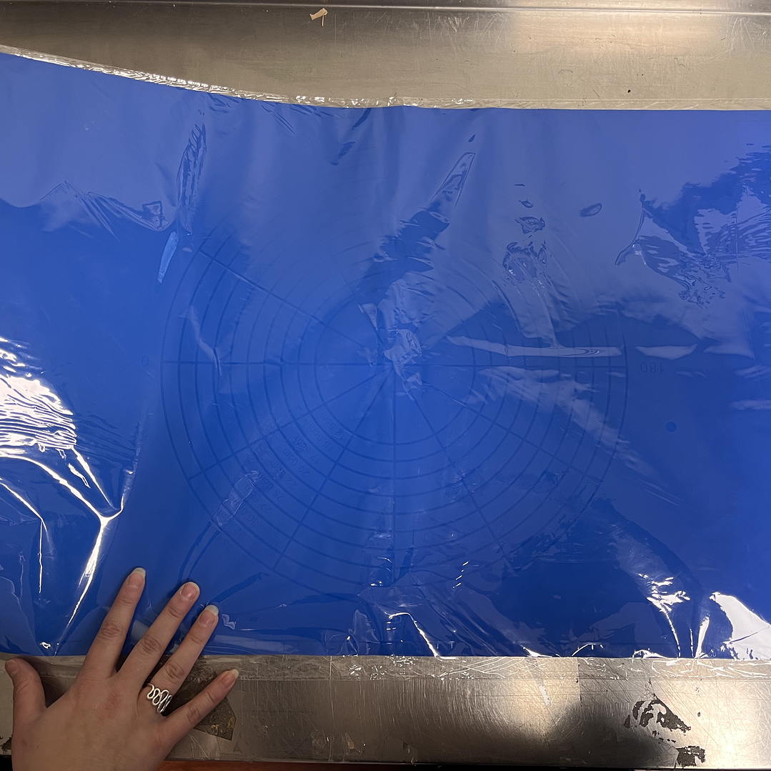 Mat de silicona grande 61cm x 42cm, color azul. 3