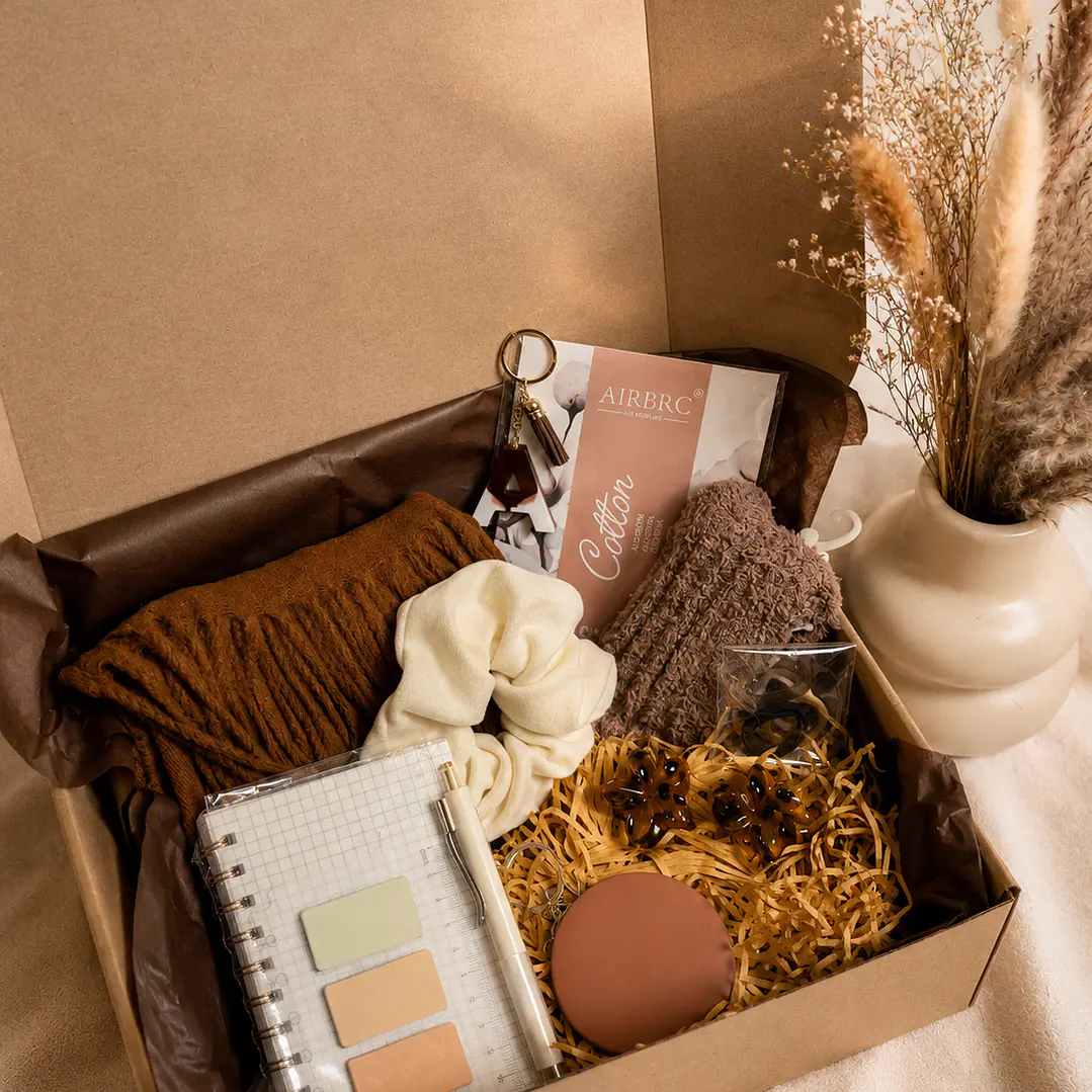 Caja de regalo 1, MUJER, 15 accesorios, bufanda, llavero personalizado, etc.  1