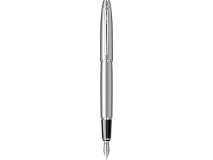 Pluma estilográfica Noble 35, acabado cromado mate, en estuche de lujo.