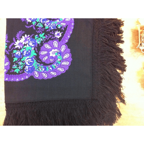 Minhoto Scarf with fringe in Black #2