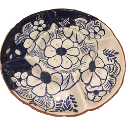 Large appentizer plate with flowers in blue