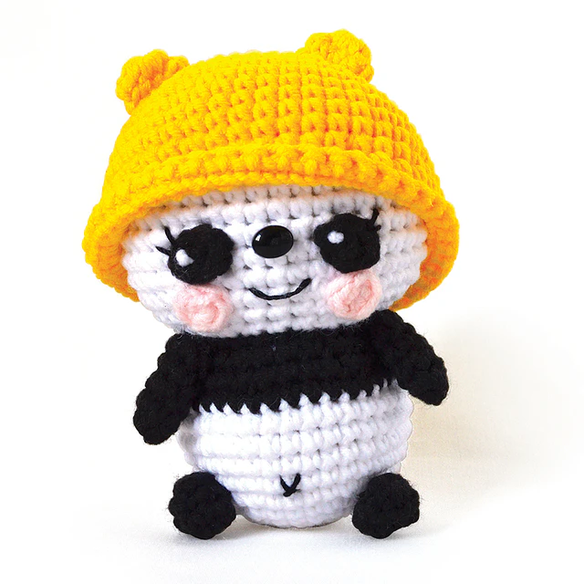 Kit de Crochet Amigurumi Panda con Gorro – 10 cm