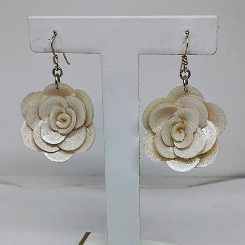 Rosamelia blanca mediana