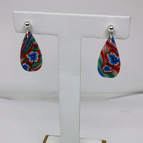 Gotitas multicolor con flores