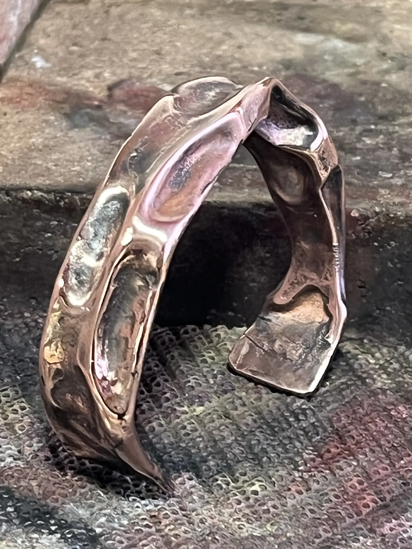 Pulsera martillada cobre 2