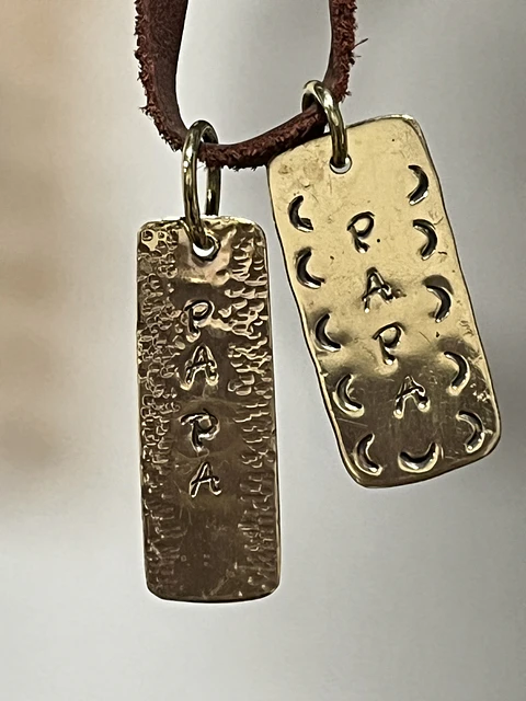 Colgante chapa de bronce 