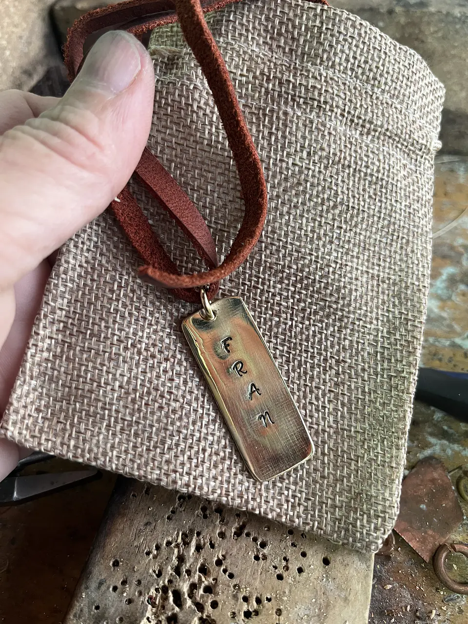 Colgante chapa de bronce  4