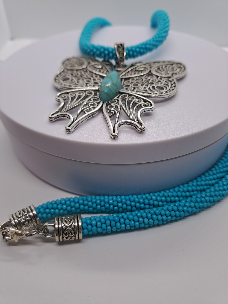 Collar mariposa 1