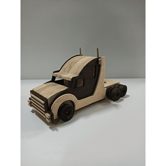 CAMIÓN CON REMOLQUE