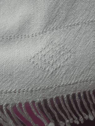 Ruana blanca lana de alpaca con diseño