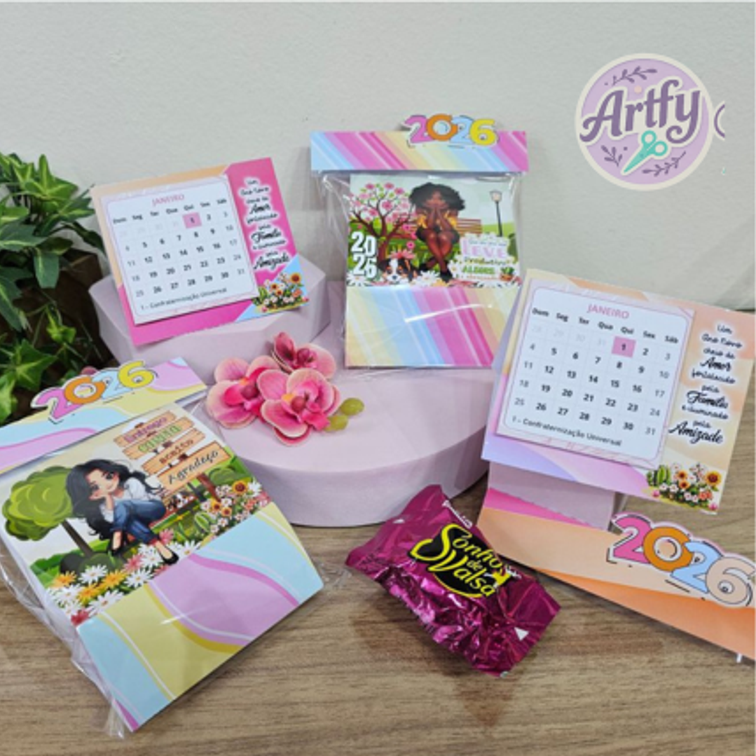 4 modelos de mini calendários de mesa meninas 2026 1