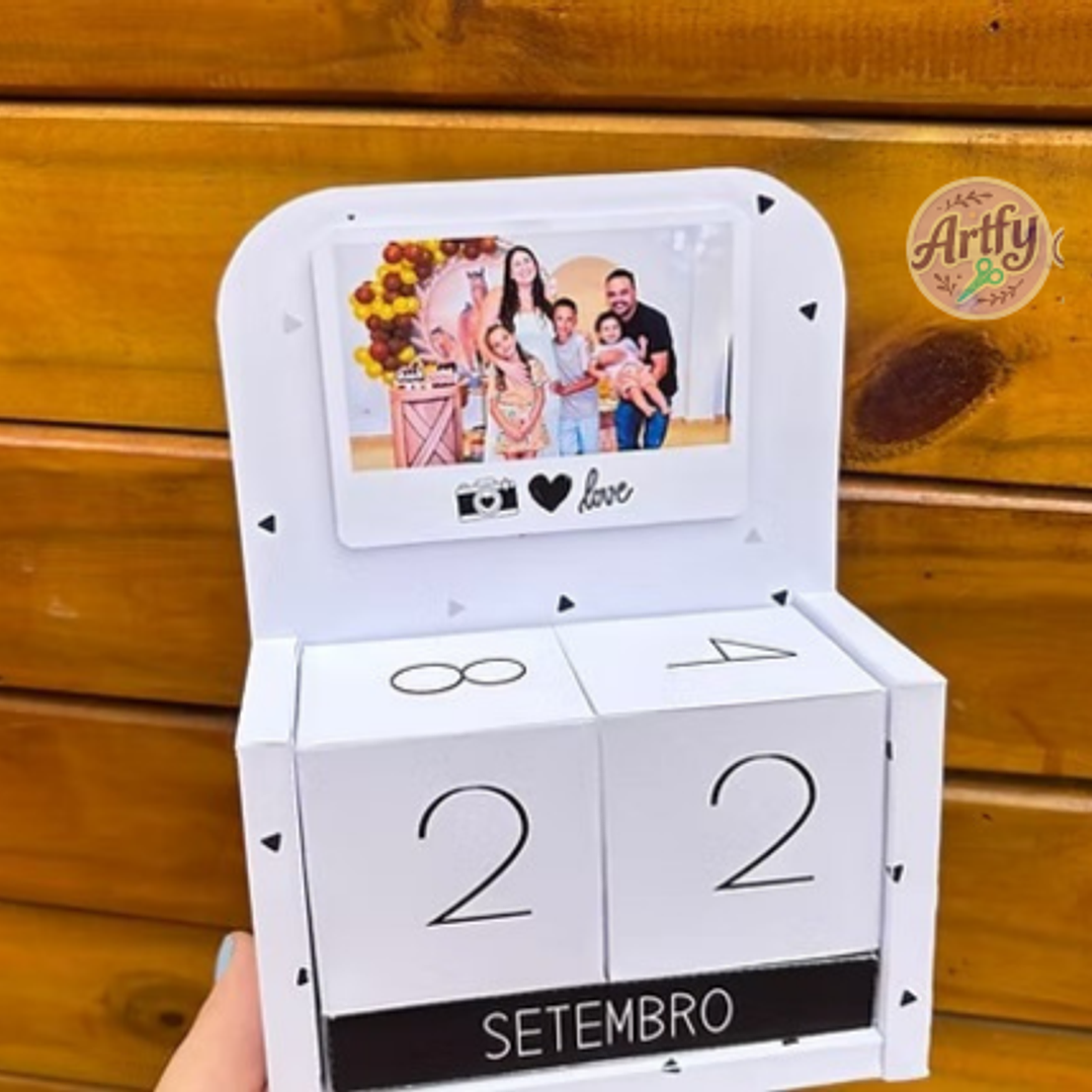 GRITTI CALENDÁRIO EM CUBO  1