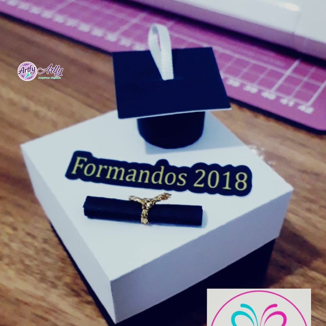 Caixa Cubo Capelo Formatura 1