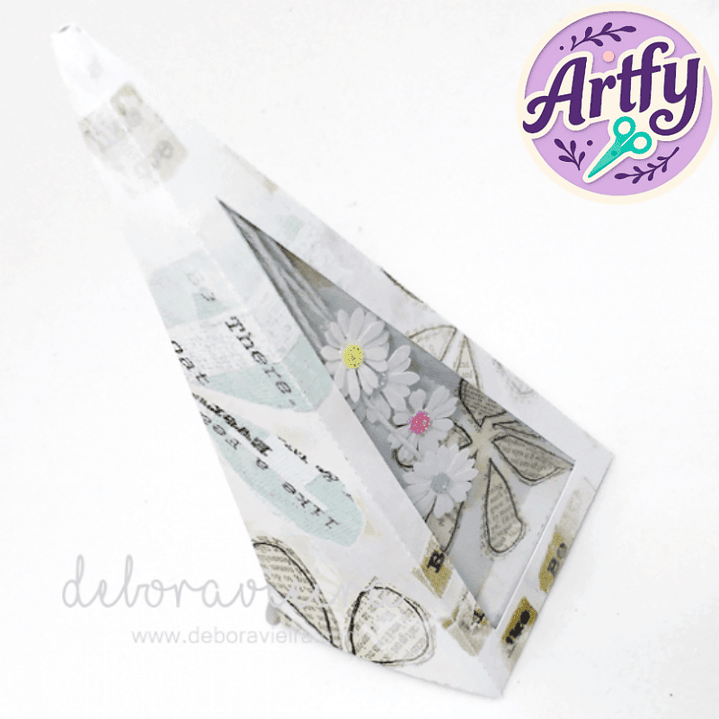 Caixa Pirâmide com Lacre e Visor 1