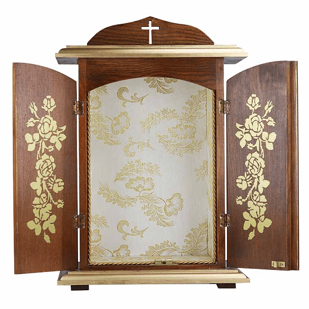 Wooden oratory with roses 1