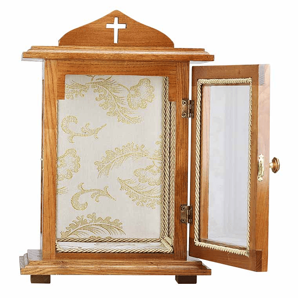 Oratory in wood with glass 3
