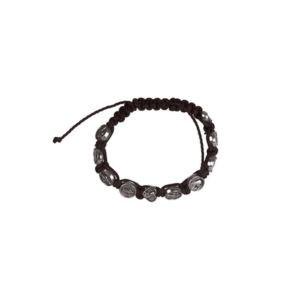 Bracciale in corda con diverse medaglie 2