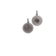 Médaille avec terre et pierres