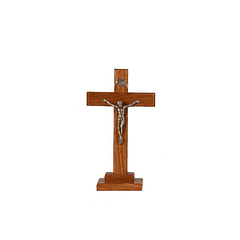 Crucifix a poser