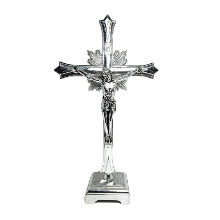 Crucifixo prateado