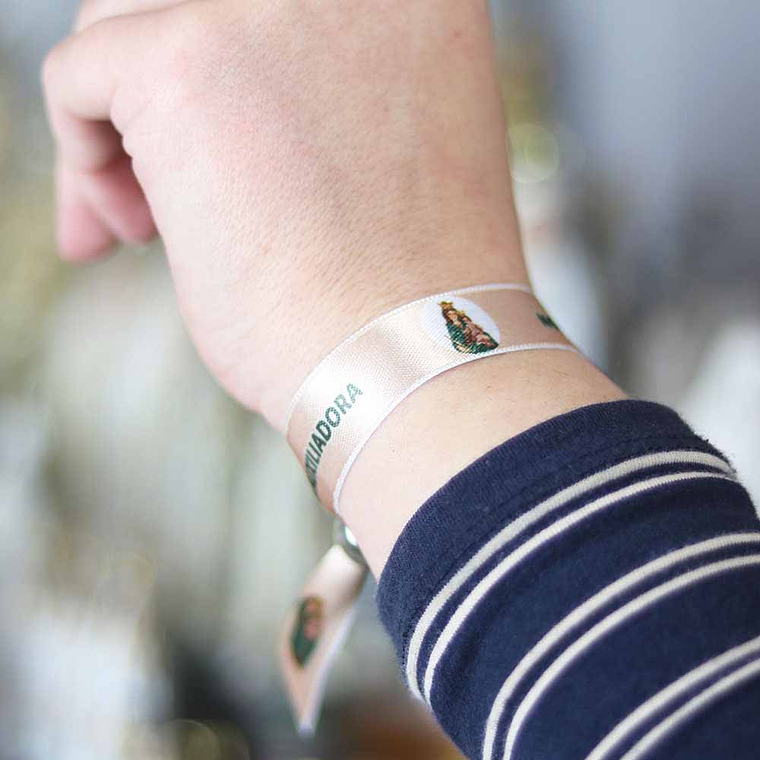 Pulseira em tecido de Nossa Senhora Auxiliadora  2