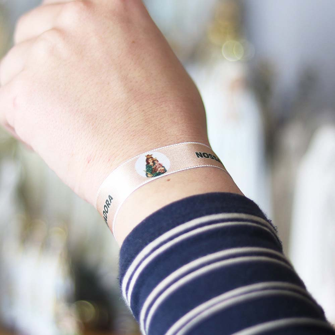 Pulseira em tecido de Nossa Senhora Auxiliadora  4