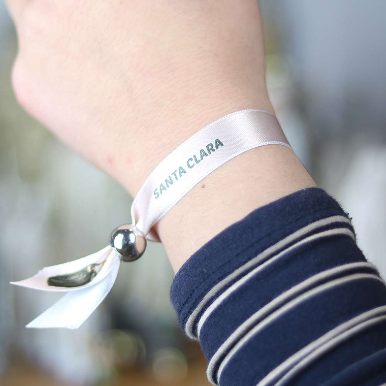 Pulsera de tela Santa Clara 4