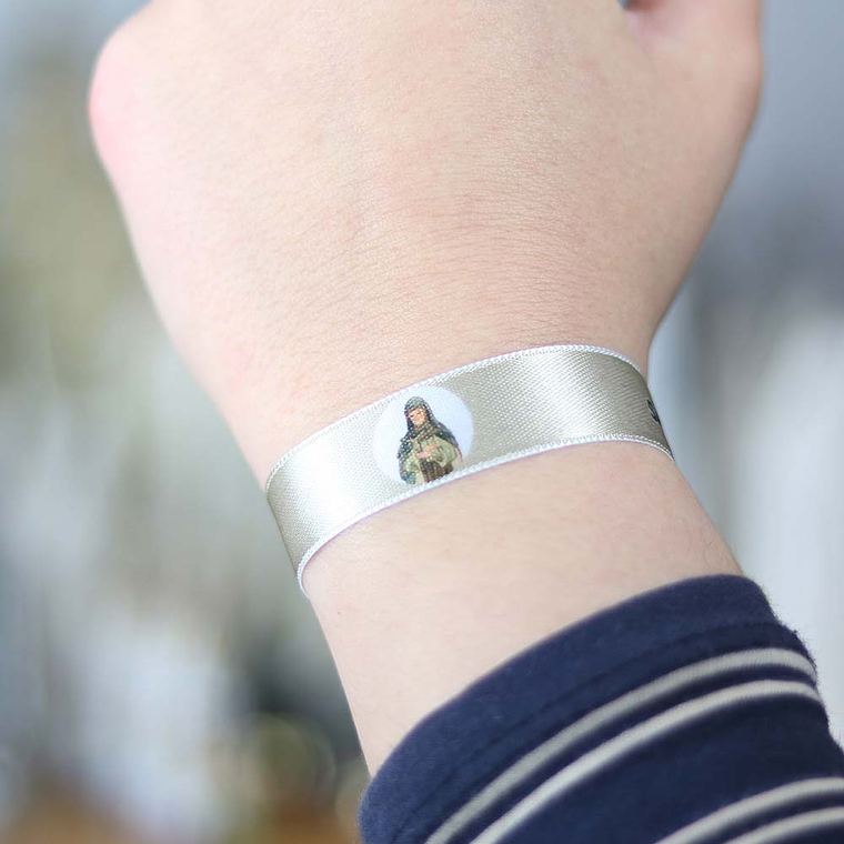 Pulseira em tecido de Santa Joana 3