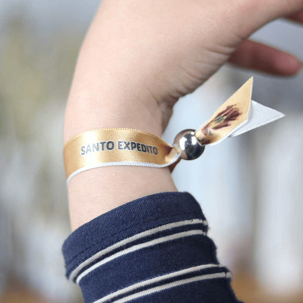 Bracelet en tissu Saint Expédit 4