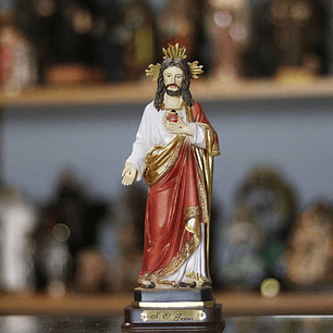 Statue of Sacred Heart of Jesus
