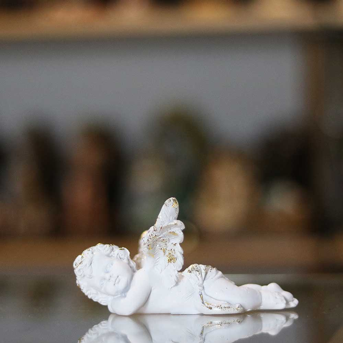 Image Guardian Angel lying down 2