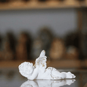 Image Guardian Angel lying down