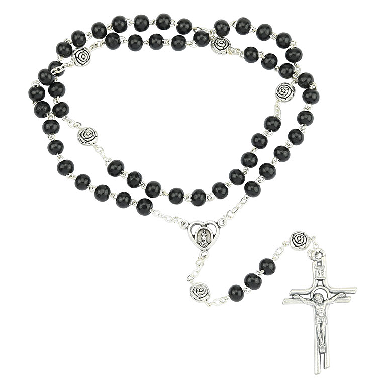 Chapelet en bois avec des roses 2