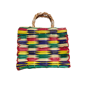 Cesta artesanal em junco