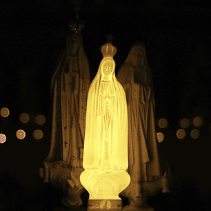 Illuminated statue of Our Lady of Fatima