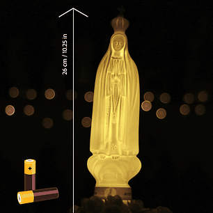 Estátua iluminada de Nossa Senhora de Fátima