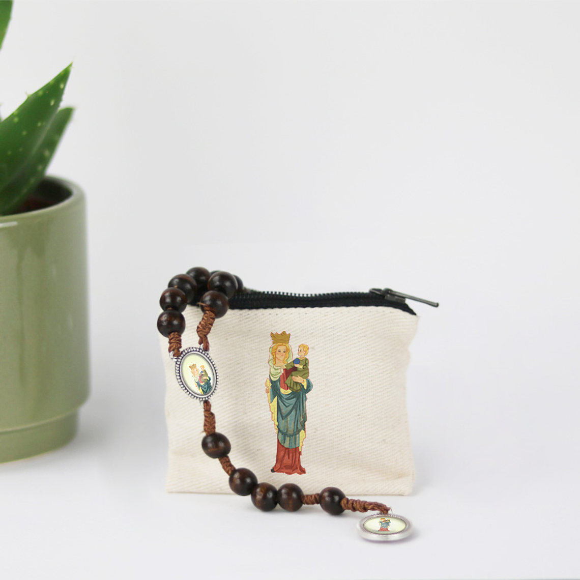 Wallet and Rosary of Our Lady of Paris 4