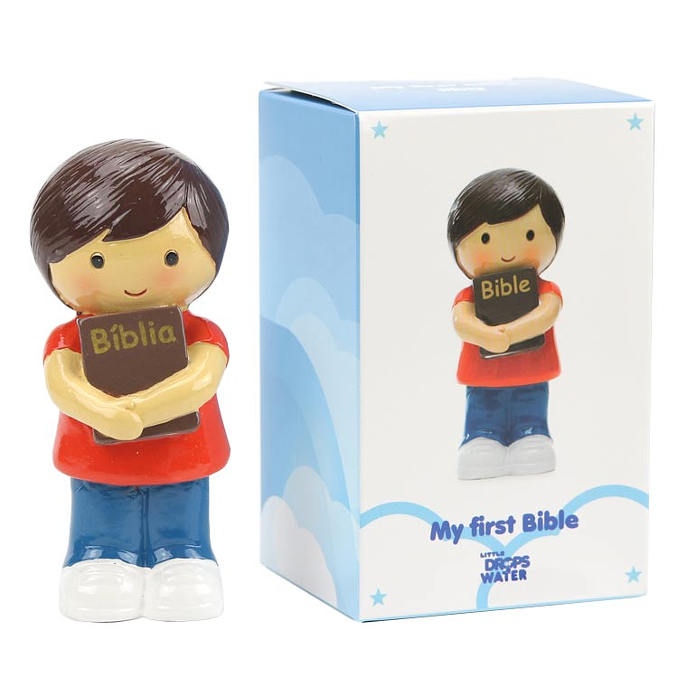 Menino com Bíblia 1