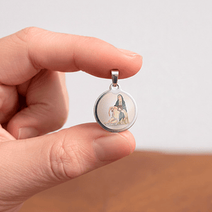 Medalha de aço de Nossa Senhora da Piedade