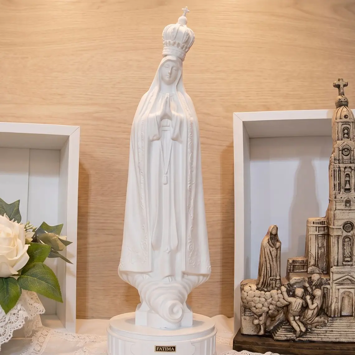 Rezar com Nossa Senhora de Fátima 1