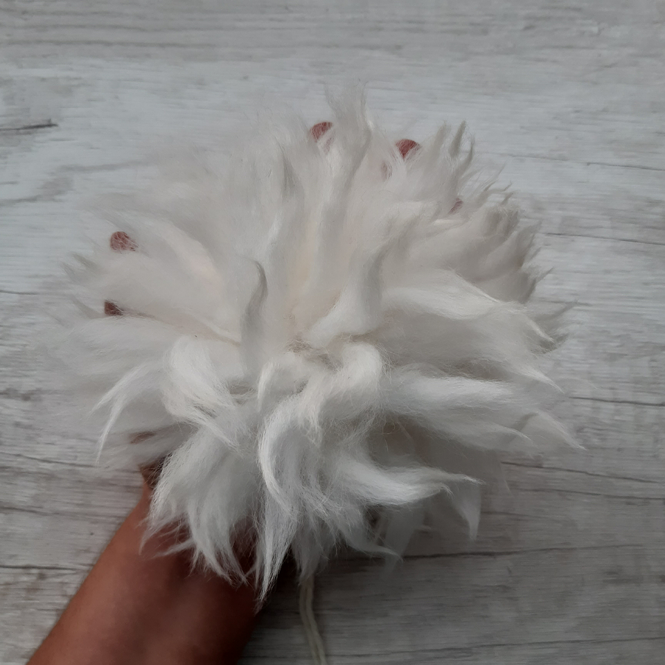 Pompones Naturales para Gorros 2