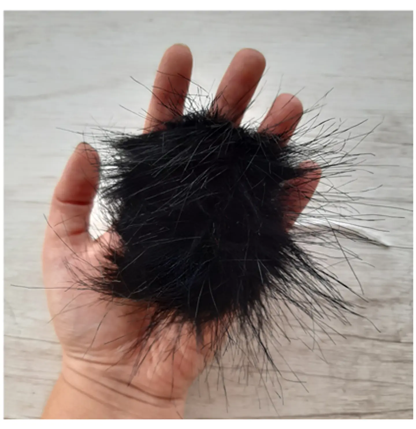 Pompones Sintéticos para Gorros 2