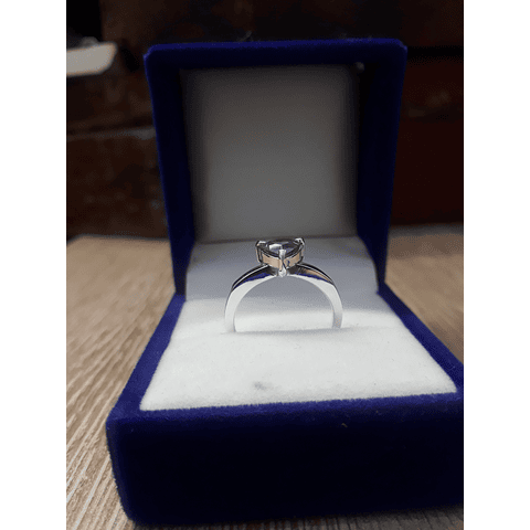 Anillo de compromiso en plata