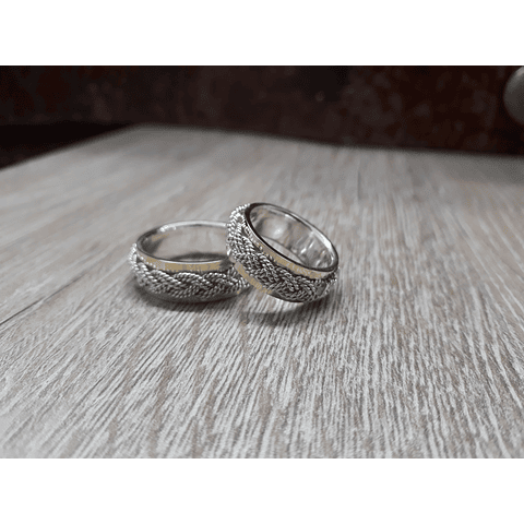 Distinción Hula hoop Polvo Argollas para matrimonio en oro plata trenzado central